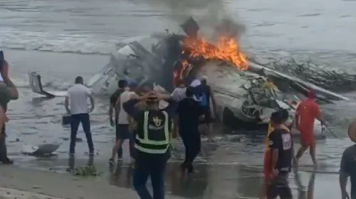 Avião de pequeno porte explode após ultrapassar pista do aeroporto de Ubatuba, litoral de São Paulo