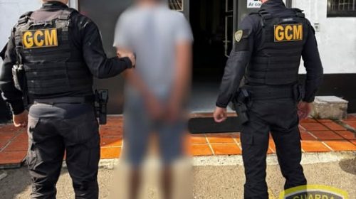 GUARDA CIVIL MUNICIPAL PRENDE HOMEM QUE POSSUÍA MANDADO DE PRISÃO EM ABERTO POR FURTOS EM BENTO GONÇALVES