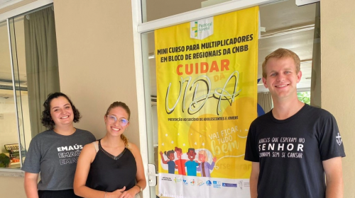 Jovens da Diocese de Caxias do Sul participam de mini curso que visa saúde mental e cuidado com a vida