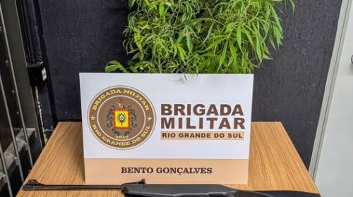 HOMEM QUE AMEAÇAVA MULHER E FILHOS COM ESPINGARDA É PRESO PELA BRIGADA MILITAR NO BAIRRO OURO VERDE, EM BENTO GONÇALVES