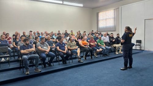 SEGIMU realiza reunião com motoristas responsáveis pelo Transporte Escolar