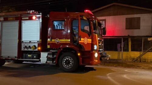 BOMBEIROS COMBATEM DOIS INCÊNDIOS NOS BAIRROS SANTA RITA E EUCALIPTOS, EM BENTO