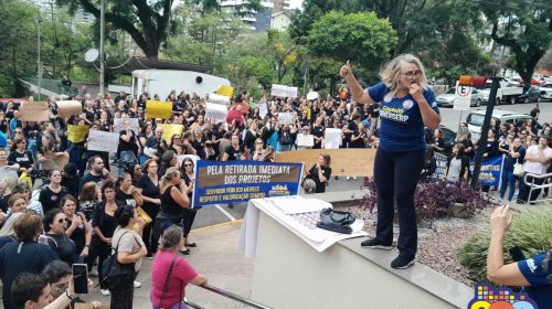 Servidores municipais protestam contra projetos do Executivo na Câmara de Vereadores de Bento