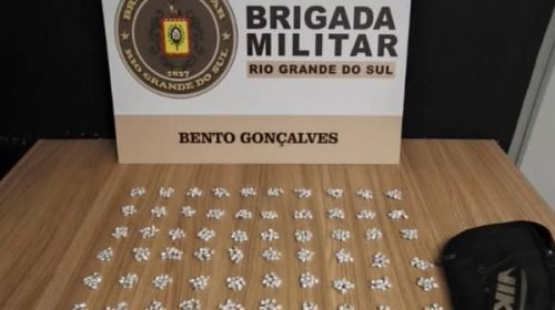 Brigada Militar prende dupla por tráfico de drogas no Bairro Juventude, em Bento Gonçalves