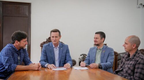 Estado assina convênios com cidades em situação de emergência pela enchente para recuperação de estrada