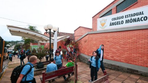 Investimentos de cerca de R$ 30 milhões melhoram ambiente escolar e qualidade do ensino na região de da 16ª CRE