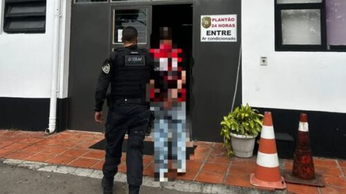 GUARDA CIVIL MUNICIPAL DETÉM HOMEM POR RESISTÊNCIA E POSSE DE ENTORPECENTES NO SÃO ROQUE, EM BENTO GONÇALVES