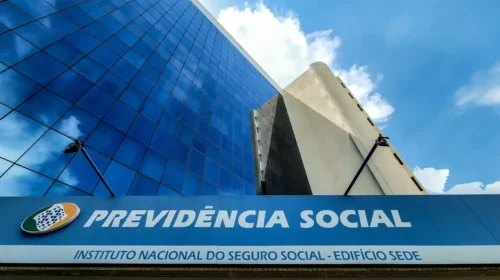 Lula coordena reunião sobre ressarcimento de aposentados do INSS