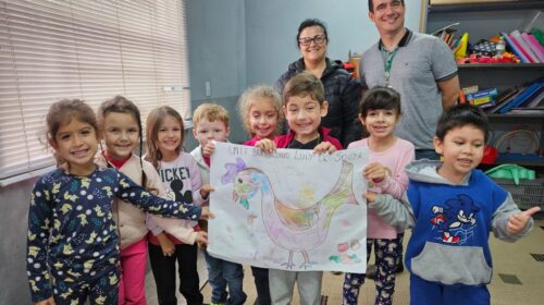 Estudantes das escolas do entorno do foco de gripe aviária recebem orientações da Seapi