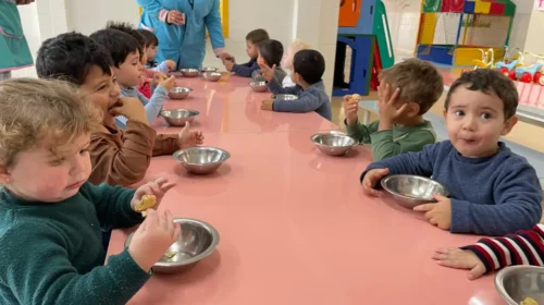 Merenda escolar: cerca de 17 mil refeições são servidas diariamente