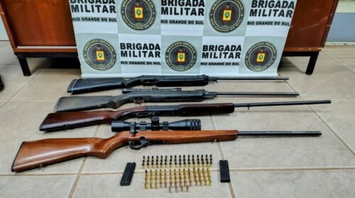 BRIGADA MILITAR APREENDE ARMAS DE FOGO EM OCORRÊNCIA DE VIOLÊNCIA DOMÉSTICA CONTRA A MULHER EM NOVA BASSANO-
