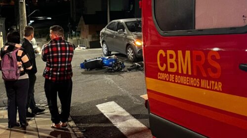 MOTOCICLISTA FICA FERIDO EM ACIDENTE NO BAIRRO PROGRESSO, EM BENTO GONÇALVES