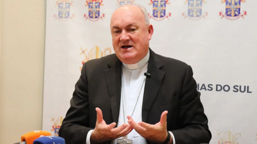 Bispo Dom José Gislon concede coletiva de imprensa em Caxias após a eleição do Papa Leão XIV