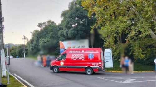 ACIDENTE ENVOLVENDO CARRO E MOTO DEIXA TRÊS FERIDOS BR 470, EM SALVADOR DO SUL