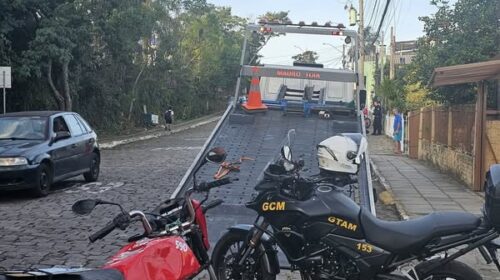 GCM APREENDE ADOLESCENTE COM MOTOCICLETA COM IRREGULARIDADES EM SINAIS IDENTIFICADORES NO BAIRRO CONCEIÇÃO, EM BENTO GONÇALVES