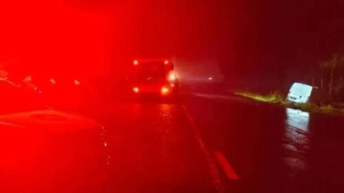 ACIDENTE FATAL ENTRE VAN E RETROESCAVADEIRA DEIXA UM MORTO, EM MOSTARDAS