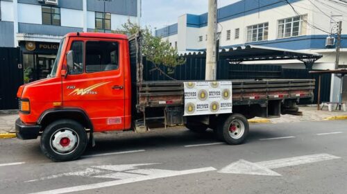 BRIGADA MILITAR PRENDE HOMEM POR RECEPTAÇÃO DE CAMINHÃO NA ERS-122, EM FARROUPILHA