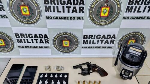 BRIGADA MILITAR PRENDE HOMEM POR PORTE ILEGAL DE ARMA DE FOGO E TRÁFICO DE DROGAS EM NOVA PRATA