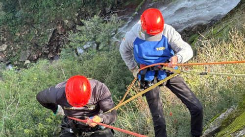 Defesa Civil de Bento Gonçalves realiza treinamento em técnicas verticais para auxiliar em resgates e salvamento
