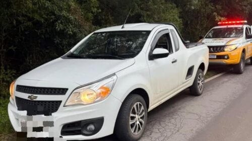 COMANDO RODOVIÁRIO DA BRIGADA PRENDE HOMEM CONDUZINDO EMBRIAGADO VEÍCULO NA RSC-453, ENTRE FARROUPILHA E GARIBALDI