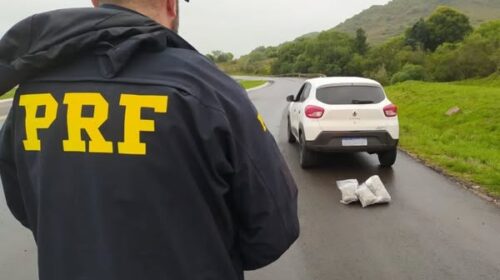 PRF APREENDE MAIS DE DOIS QUILOS DE SKUNK E PRENDE CASAL EM CAÇAPAVA DO SUL EM CARRO DE CAXIAS DO SUL