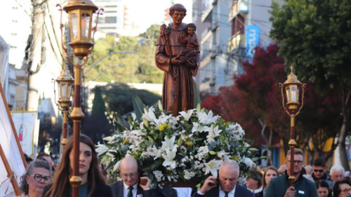 147ª Festa de Santo Antônio de Bento Gonçalves, a mais antiga da Imigração Italiana no RS, reúne a comunidade em programação intensa de momentos de fé e devoção