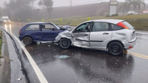 Mãe e filhos ficaram feridos em acidente na ERS-122, em Farroupilha