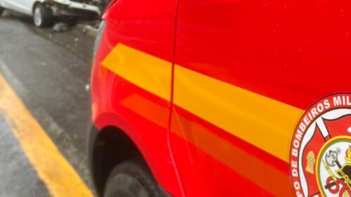 VEÍCULO SAI DA PISTA NA BR-470, BAIRRO SANTA RITA, EM BENTO GONÇALVES