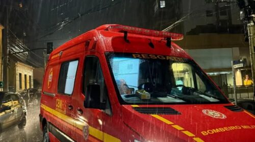 MULHER FICA FERIDA EM ACIDENTE NO CENTRO DE BENTO
