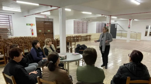 Junho Violeta: SEDES realiza palestras preventivas sobre a violência contra o idoso em Bento