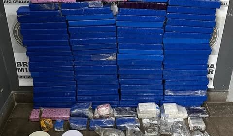BRIGADA MILITAR PRENDE HOMEM E APREENDE GRANDE QUANTIDADE DE MACONHA, EM CAXIAS DO SUL