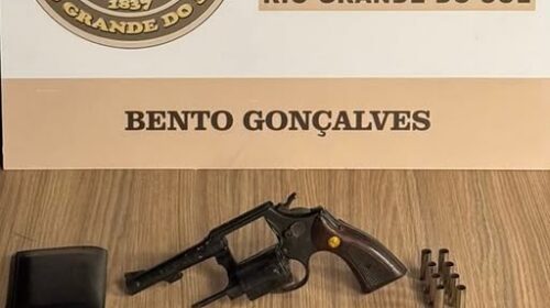Brigada Militar prende homem por porte ilegal de arma de fogo e disparos em via pública em Santa Tereza