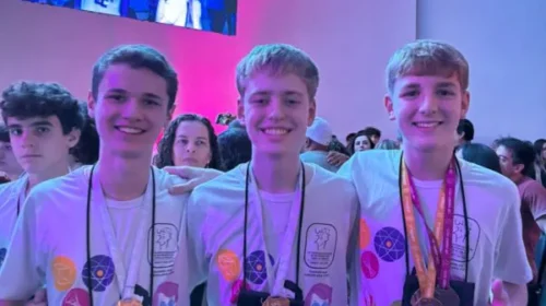 Alunos da rede pública de ensino de Bento recebem Medalha de Ouro da OBMEP, no Rio de Janeiro