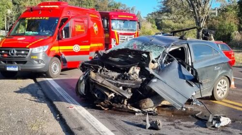 ACIDENTE ENVOLVENDO TRÊS VEÍCULOS DEIXA TRÊS FERIDOS NA BR 470, EM BENTO GONÇALVES
