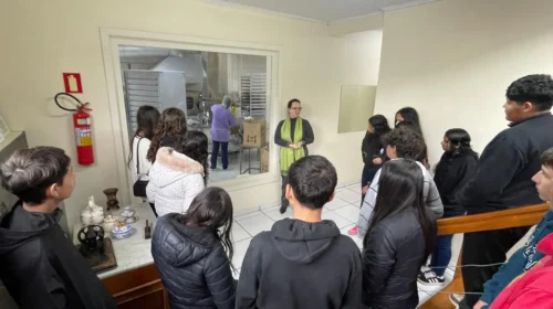 Projeto Transformando Vidas: grupo realiza visita à empresa alimentícia no Vale dos Vinhedos
