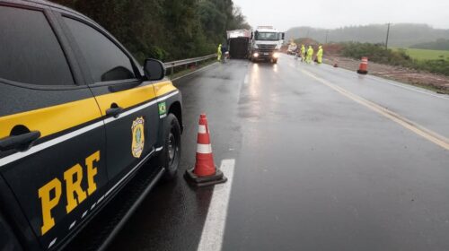 BENTO-GONÇALVENSE SE ENVOLVE EM ACIDENTE ENTRE DOIS CAMINHÕES NA BR 386, EM MORMAÇO