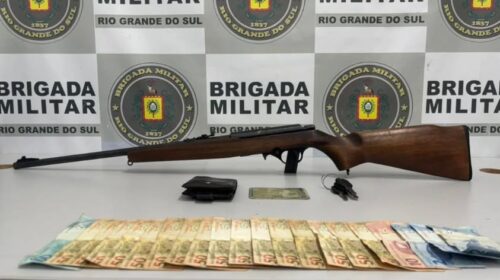 BRIGADA MILITAR PRENDE HOMEM POR PORTE ILEGAL DE ARMA DE FOGO E EMBRIAGUEZ AO VOLANTE, EM CAXIAS DO SUL