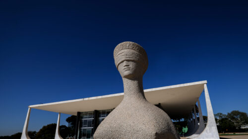 Moraes decreta prisão domiciliar de Bolsonaro