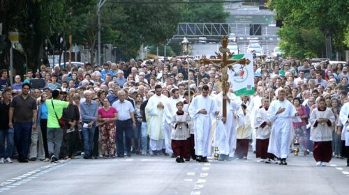 Diocese de Caxias do Sul conclui a Semana Nacional da Família 2025 com Peregrinação Jubilar