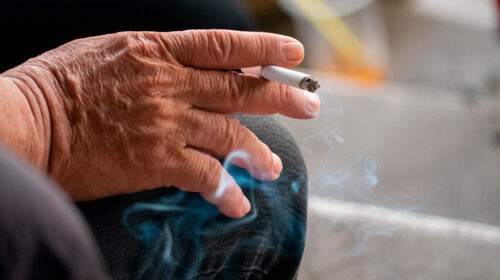 Dependência causada pela nicotina se compara à de drogas ilícitas, alerta pneumologista da Unimed