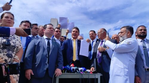 Oposição denuncia gabinete paralelo ilegal de Moraes e paralisa o Congresso em defesa da democracia