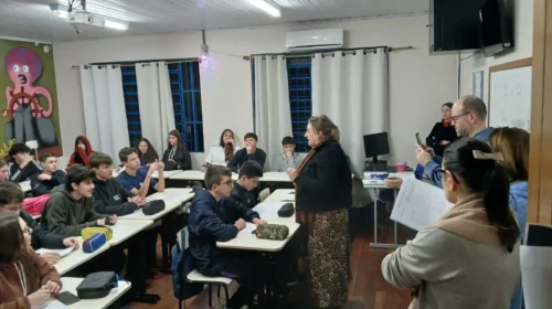 EMEF Tancredo Neves promove aulas preparatórias para avaliações externas da aprendizagem