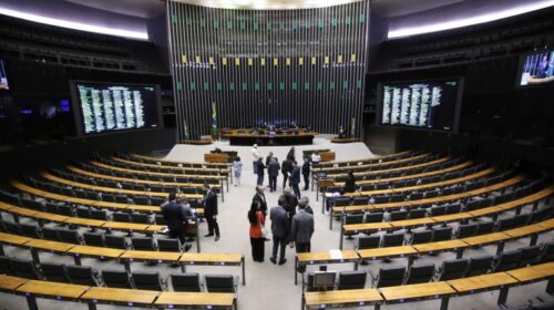 Câmara aprova urgência para proposta que isenta de Imposto de Renda os salários de até R$ 5 mil