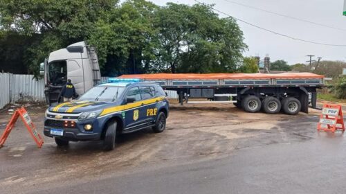 PRF FLAGRA MOTORISTA DIRIGINDO SOB EFEITO DE REBITE EM SÃO LEOPOLDO; CAMINHÃO TINHA COMO DESTINO BENTO GONÇALVES