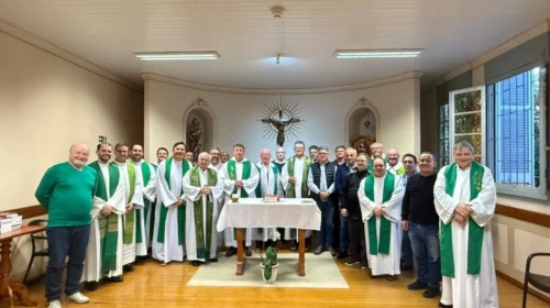 Retiro do clero da Diocese de Caxias do Sul propõe aos padres mergulhar na oração e na Palavra de Deus