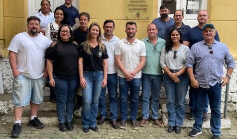 Secretaria de Agricultura recebe visita de comitiva da Bahia para conhecer o serviço de inspeção do município