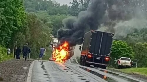 IDENTIFICADAS AS QUATRO VÍTIMAS QUE MORRERAM CARBONIZADAS EM UM ACIDENTE NA BR 285, EM ENTRE-IJUÍS