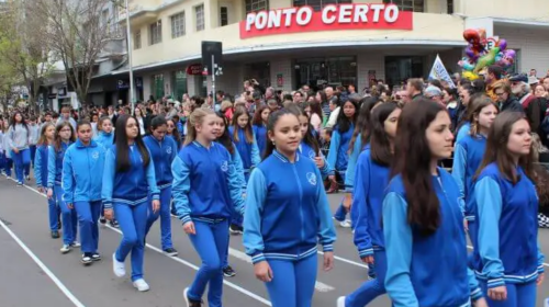Semana da Pátria: desfile conta com 20 participantes entre escolas e forças de segurança em Bento