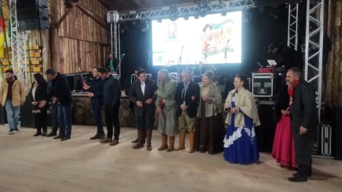 Cerca de 600 pessoas prestigiam abertura dos Festejos Farroupilhas 2025 na ABCTG, em Bento Gonçalves