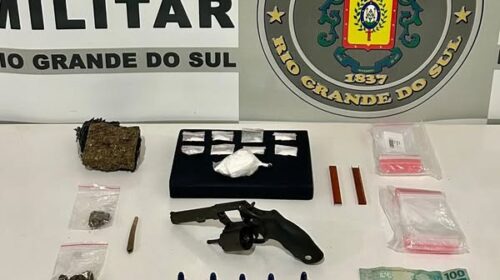 BRIGADA MILITAR PRENDE HOMEM POR TRÁFICO DE DROGAS E PORTE ILEGAL DE ARMA DE FOGO DE USO RESTRITO, EM GUAPORÉ